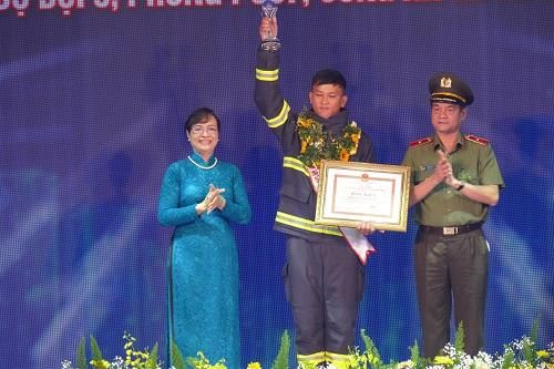 TPHCM tuyên dương 12 Công dân trẻ tiêu biểu năm 2020