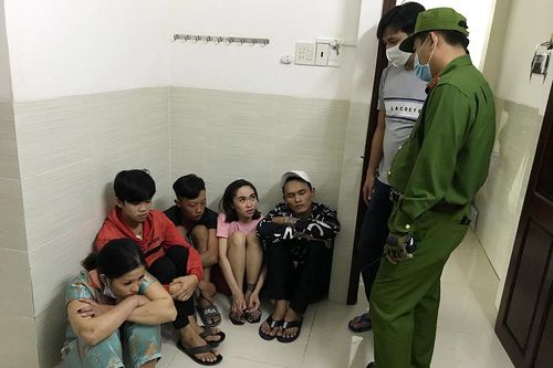 Phát hiện 7 đối tượng dương tính với ma túy ở nhà nghỉ