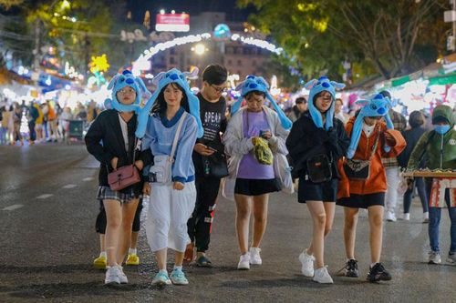 Đà Lạt nhộn nhịp du khách ngày đầu năm mới