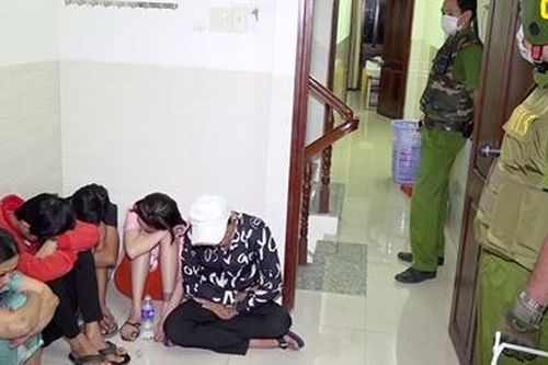 7 'nam thanh nữ tú' đón năm mới bằng tiệc ma túy trong nhà nghỉ