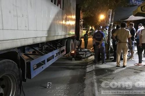 Thương tâm bé trai 10 tuổi ở Sài Gòn bị xe container cán tử vong đêm Giao thừa