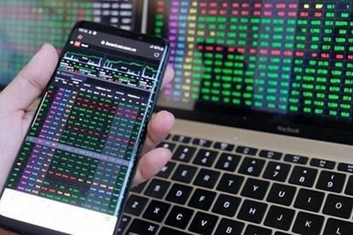 Một cổ phiếu tăng 'phi mã' gần 250%, sếp lớn tung bán chốt lời