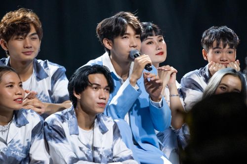 'Vũ điệu rửa tay' lại 'đốt nóng' sân khấu trong chương trình chào năm mới 2021