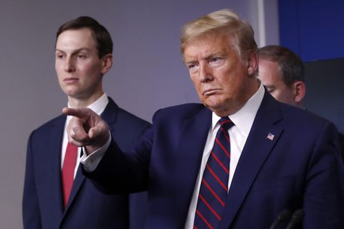 Trump mắng con rể vì chuyện xét nghiệm COVID-19