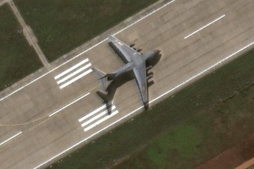 SCMP: Trung Quốc đưa máy bay siêu vận tải Y-20 ra đá Chữ Thập