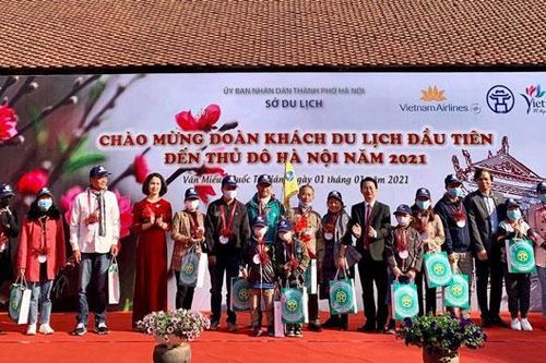 Hà Nội đón đoàn khách du lịch đầu tiên năm 2021