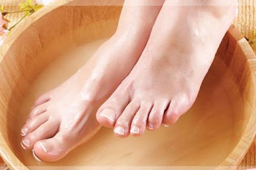 Lợi ích của việc ngâm chân mùa đông