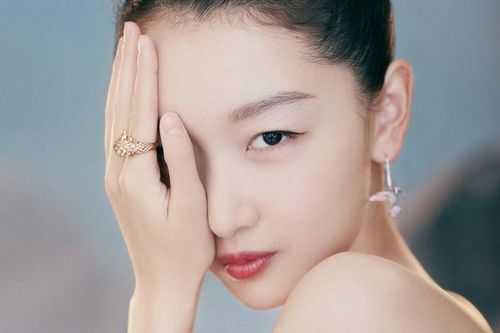 Châu Đông Vũ: Những câu chuyện kỳ lạ về nàng 'Tam kim ảnh hậu' độc nhất vô nhị