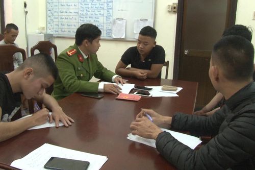 Triệu tập 11 thanh niên đốt pháo giữa thành phố Huế