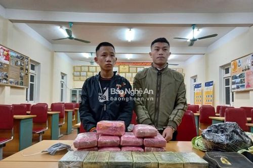 Bắt giữ nhiều đối tượng vận chuyển ma túy, pháo nổ