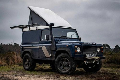 Land Rover Defender cổ điển 'biến hình' xe cắm trại tiện ích