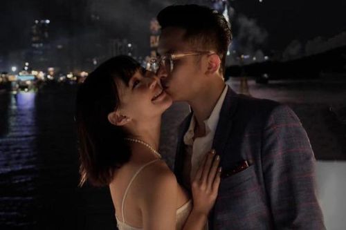 Khoe bạn trai mới, hot girl Sun Ht phát 'cẩu lương' cho fan