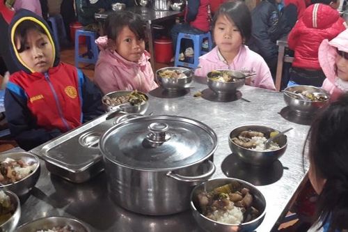 Nghỉ Tết dương, hiệu trưởng nhắc phụ huynh giữ ấm học sinh qua điện thoại, Zalo