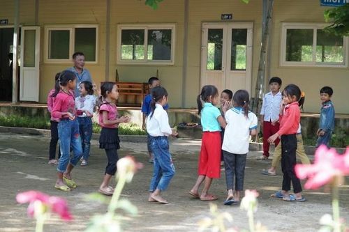 Những người 'lấp đầy' khoảng cách