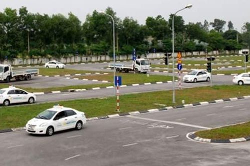 Nhiều thay đổi về học và thi giấy phép lái xe ô tô người dân cần biết