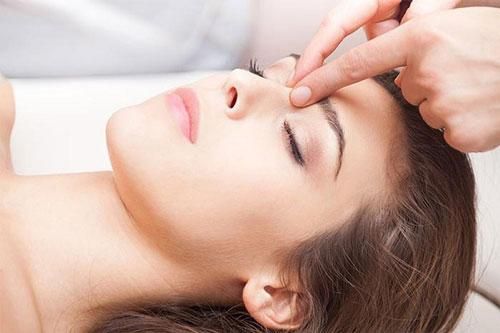Mẹo chăm sóc giúp vùng da quanh mắt luôn căng mịn