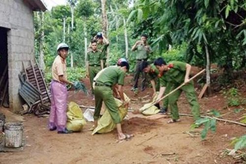 Sát cánh cùng nhân dân trong dịch bệnh và mưa lũ