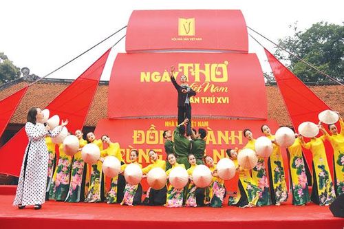 Sức sống trường tồn của ''quốc thi'' Việt Nam