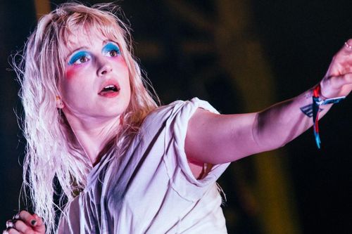 Hayley Williams khẳng định ban nhạc Paramore chưa tan rã