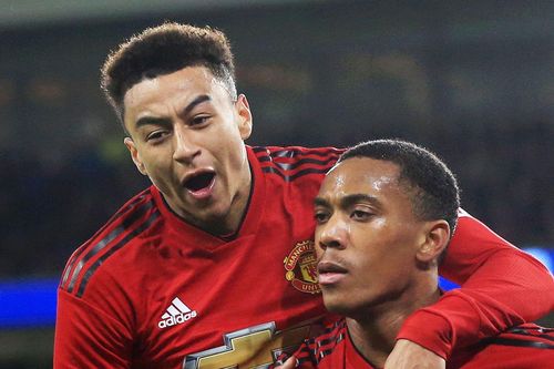 HLV Solskjaer đúng khi né đề tài tranh ngôi vô địch của MU