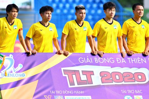 Bầu Đức tái xuất sân cỏ sau 2 năm vì Kiatisak