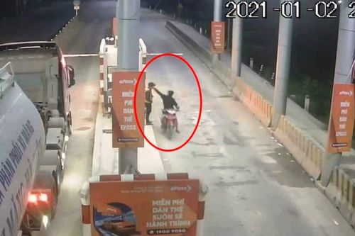 Nhân viên BOT Ninh Xuân bị đâm thấu ngực ngay tại trạm thu phí
