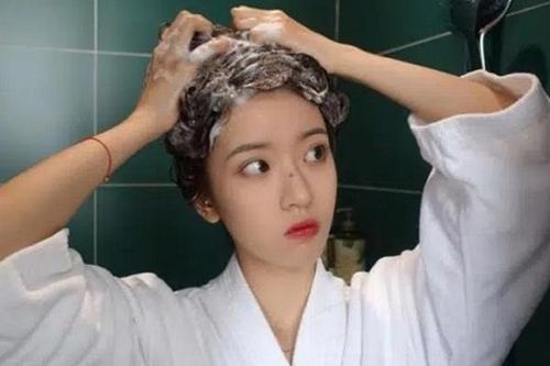 Tác hại khôn lường của việc tắm gội khuya
