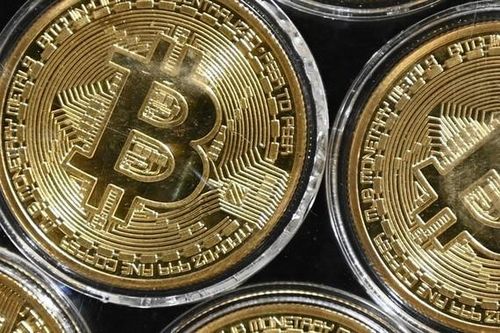 Tiền ảo Bitcoin lần đầu vượt ngưỡng kỷ lục 30.000 USD