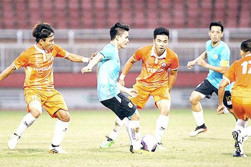 Chạy đà V.League 2021: Tân binh hài lòng, cựu vương thất vọng