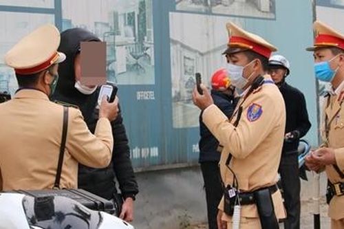 Đi nhậu về gặp CSGT, xin được 'bỏ qua' nhưng bất thành