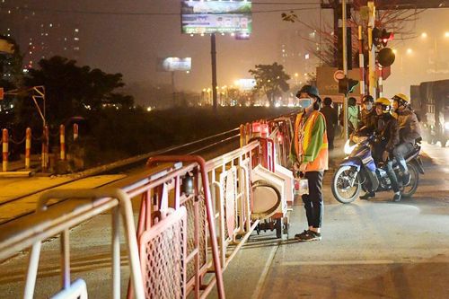 Những người không nghỉ Tết