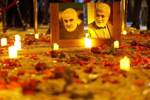 Hàng nghìn người tuần hành ở Baghdad tưởng niệm tướng Soleimani