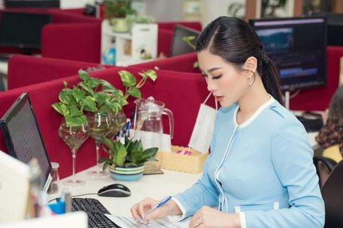 Á hậu Diễm Trang tự tin quay lại công việc MC truyền hình