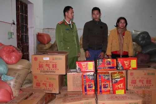 Điện Biên: Phát hiện 202kg pháo nổ giấu trong xe chở thóc