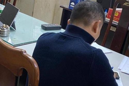 Tài xế hành hung người khác gãy răng khai gì?