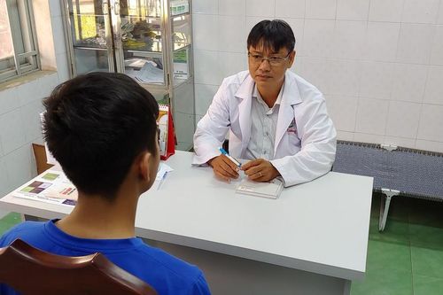 Tư vấn cho trẻ nhiễm HIV cần trang bị những gì?