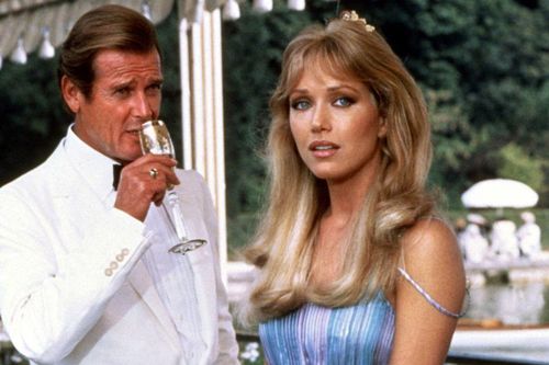 Bondgirl Tanya Roberts qua đời ở tuổi 65 vì đột quỵ