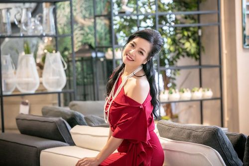 NSƯT Chiều Xuân vẫn trẻ đẹp dù đã lên chức bà ngoại