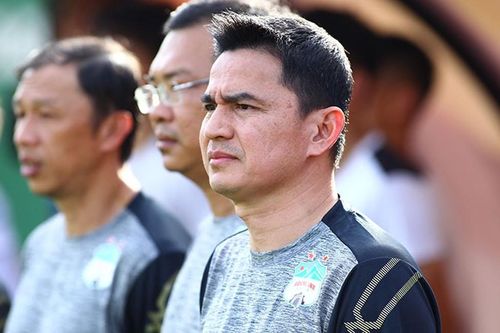 Kiatisak mất chiến thắng ở trận ra mắt; HLV Mai Đức Chung dè chừng Thái Lan khi giành vé dự World Cup nữ 2023