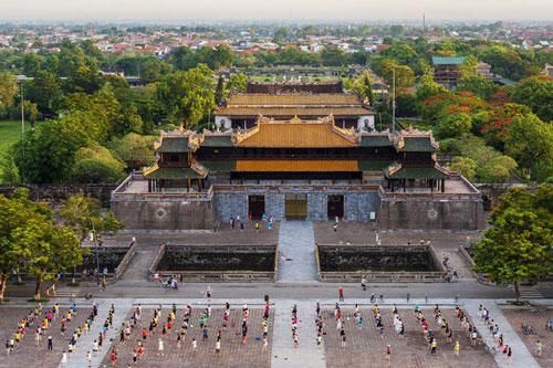 Vì sao cổng chính Hoàng thành Huế gọi là Ngọ Môn?