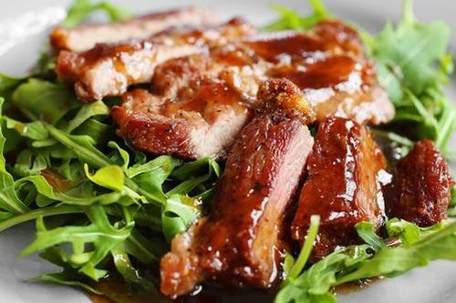 Thịt lợn áp chảo mật ong ấm nồng ngày lạnh