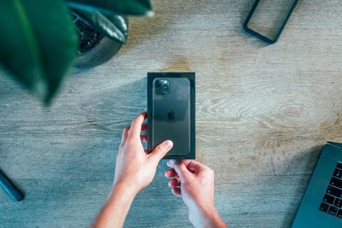 iPhone 11 Pro Max và loạt iPhone cũ liên tục giảm giá trong dịp đầu năm 2021