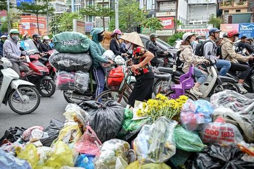 Chủ tịch UBND TP Hà Nội yêu cầu thanh tra việc rác thải ùn ứ ở quận Nam Từ Liêm