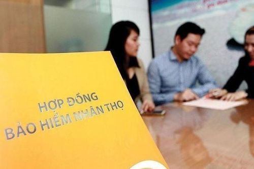 Bảo hiểm nhân thọ khó lấy lại đà tăng trưởng vì lãi suất thấp