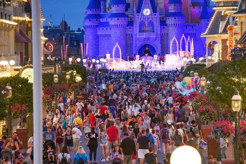 Tháp Eiffel, Vạn Lý Trường Thành 'hoang lạnh' ra sao giữa đại dịch?