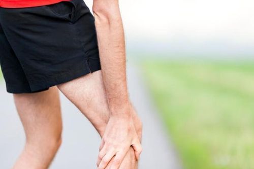 Tại sao bạn thường cảm thấy đau chân vào mùa đông?
