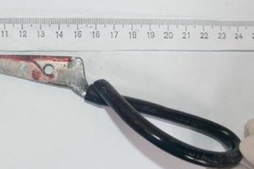 Đến hiện trường giải quyết vụ dân chém nhau, 1 công an xã bị đâm trọng thương