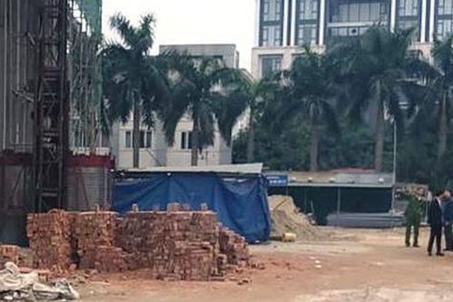 Vụ rơi thang cuốn tại công trình ở Nghệ An: Các cơ quan chức năng vào cuộc làm rõ