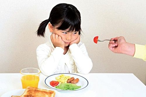 Giải tỏa nỗi lo khi trẻ biếng ăn