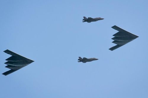 Mỹ lần đầu tiên cho F-35A thực hiện nhiệm vụ hộ tống 'con ma' B-2